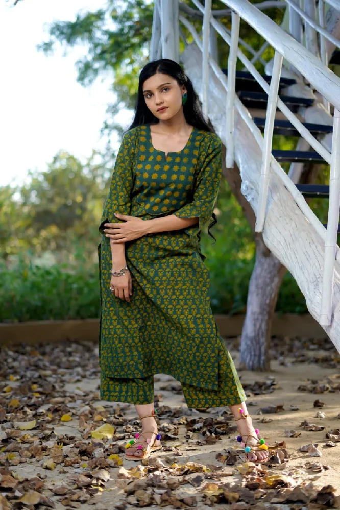 Green Ajrakh Kurti Set with Yellow Star Hand-Block Patterns-3.webp